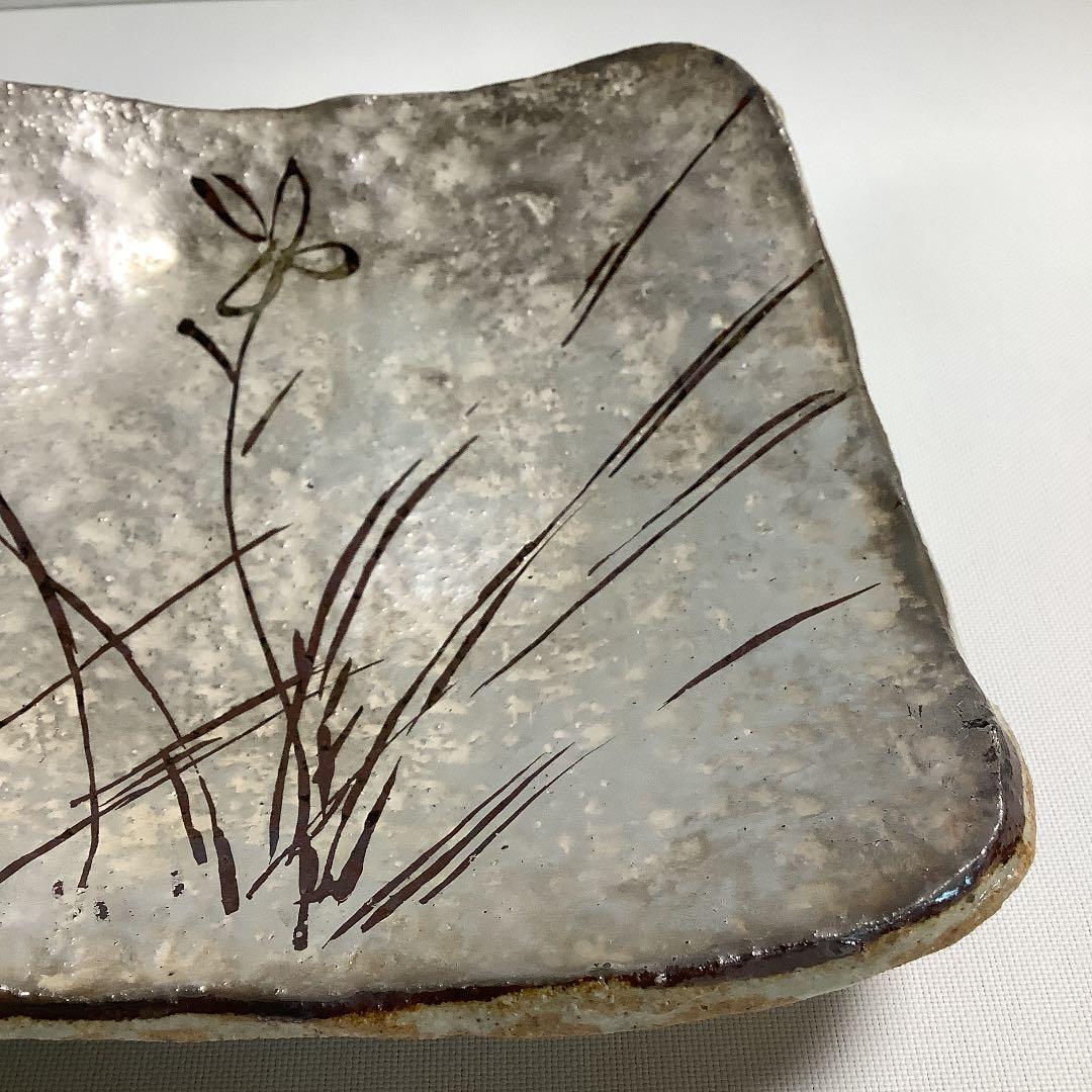 蔵珍窯 【魯山人写し】銀彩草花文角向付四方皿 ②