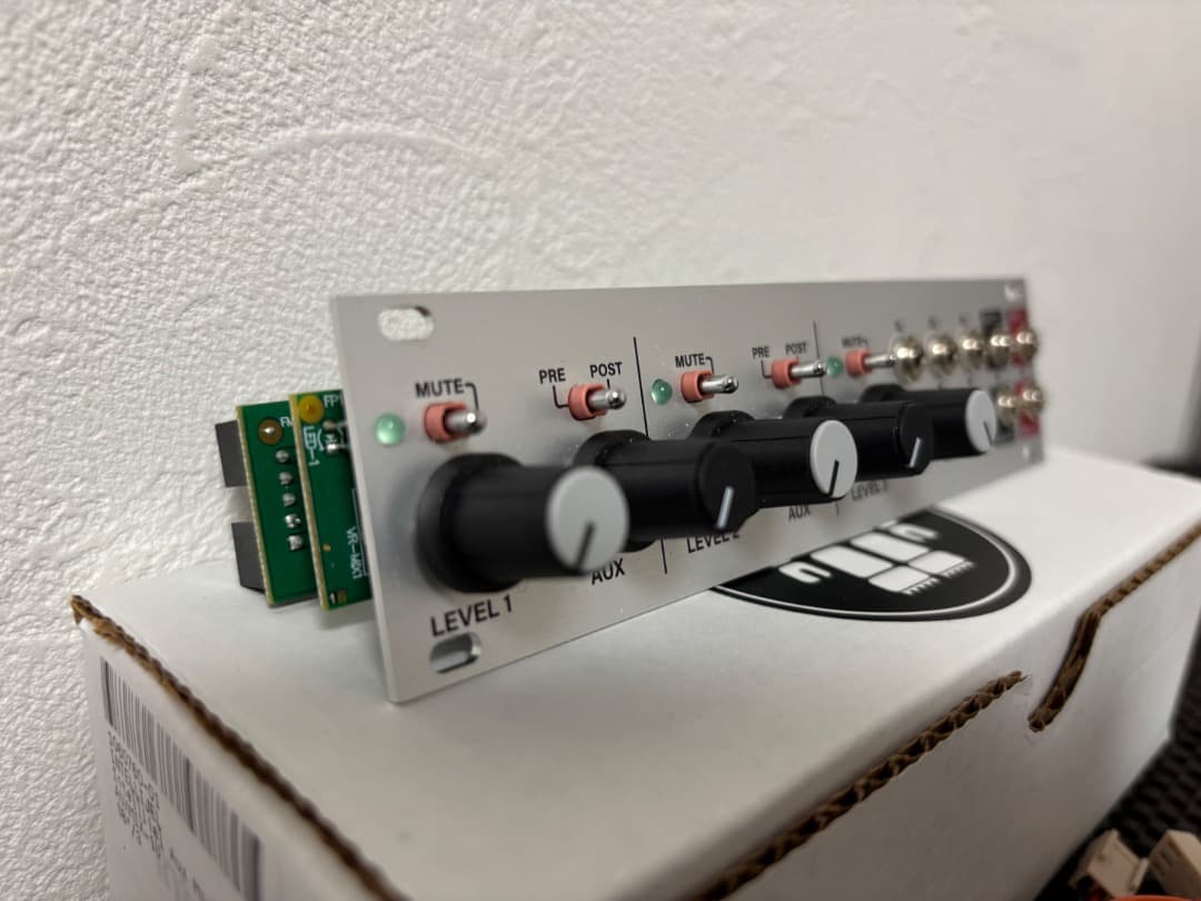 Intellijel Aux Mix 1U ユーロラック モジュラーシンセ - メルカリ