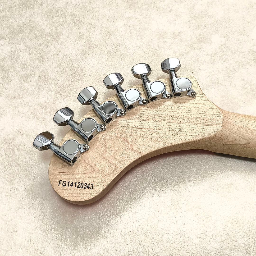 【新品同様！美品！】ZO-3 ピンク アンプ内蔵ミニギター 専用ソフトケース付