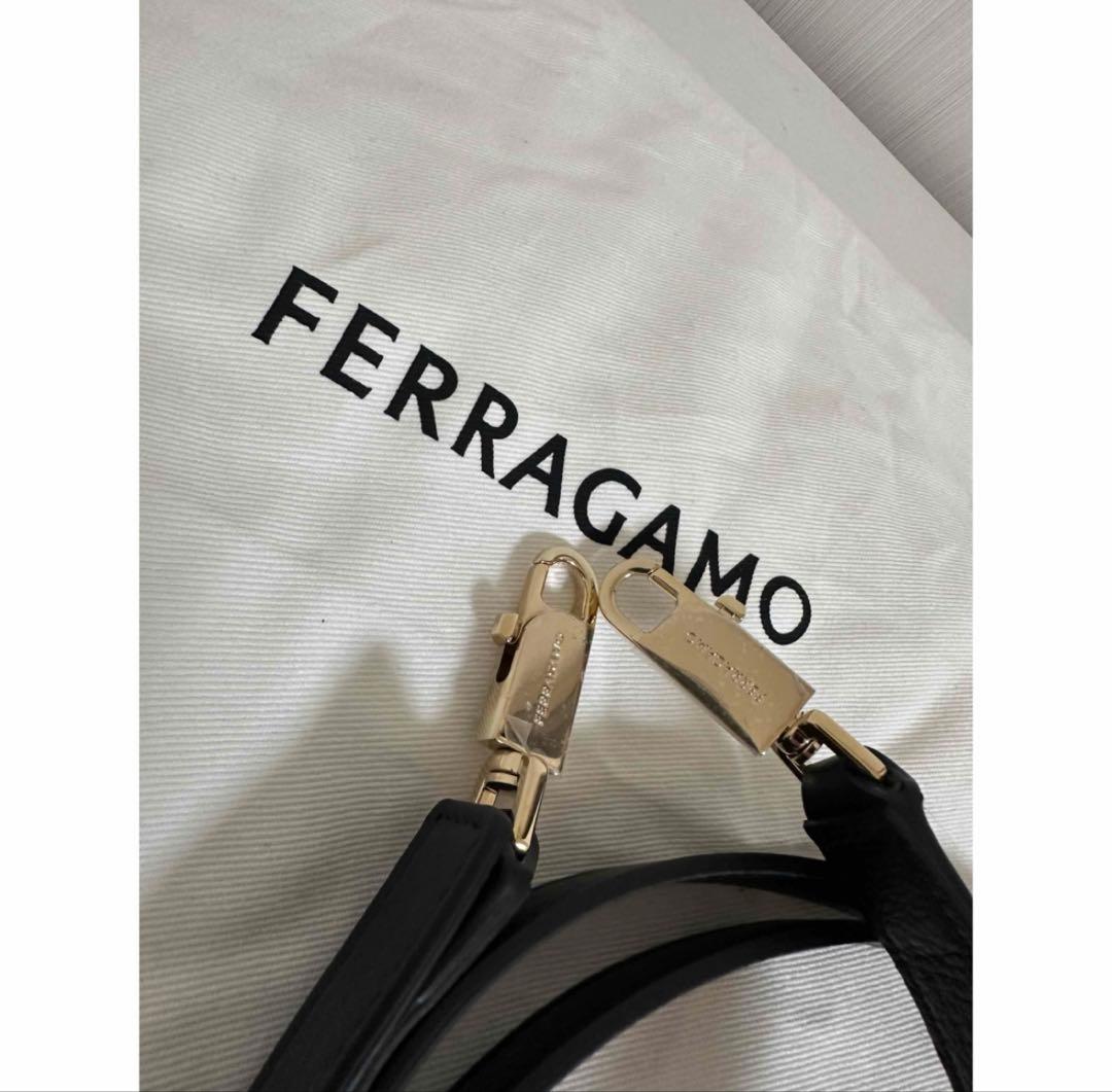 SalvatoreFerragamo hug ガンチーニ スモール ハンドバッグ