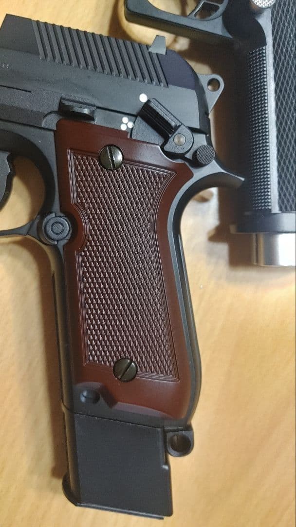 BERTTA M93R& COLT MK IV エアガン　ジャンク品扱い
