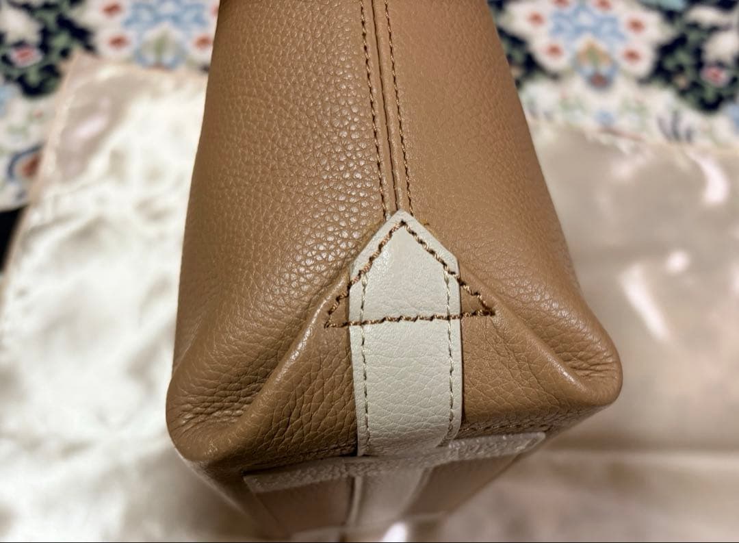 2日間限定お値下げ‼️ADMJ ベージュ レザー ショルダーバッグ