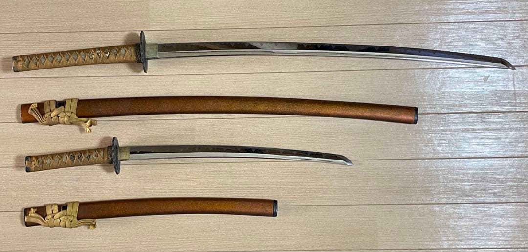 模造刀　居合刀　太刀　脇差　刀掛け　武具　b88