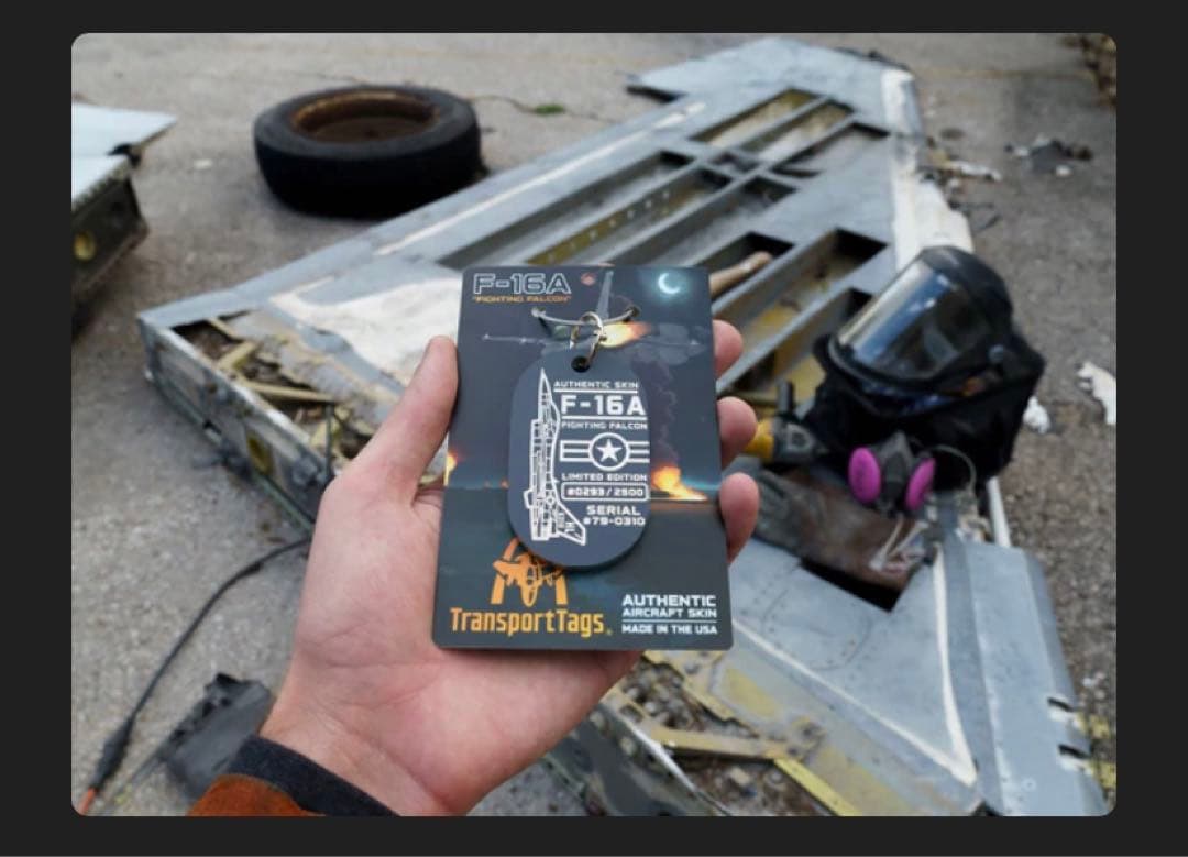米空軍 戦闘機 F-16 ファイティングファルコン 主翼 タグ キーホルダー