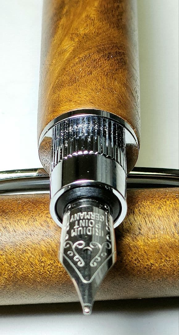 【マーブルウッド（黄金樟）】グラデュエイト万年筆《訳あり》