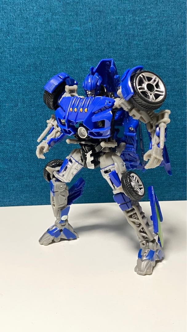 トランスフォーマー　イーバック　EVAC スタジオシリーズ