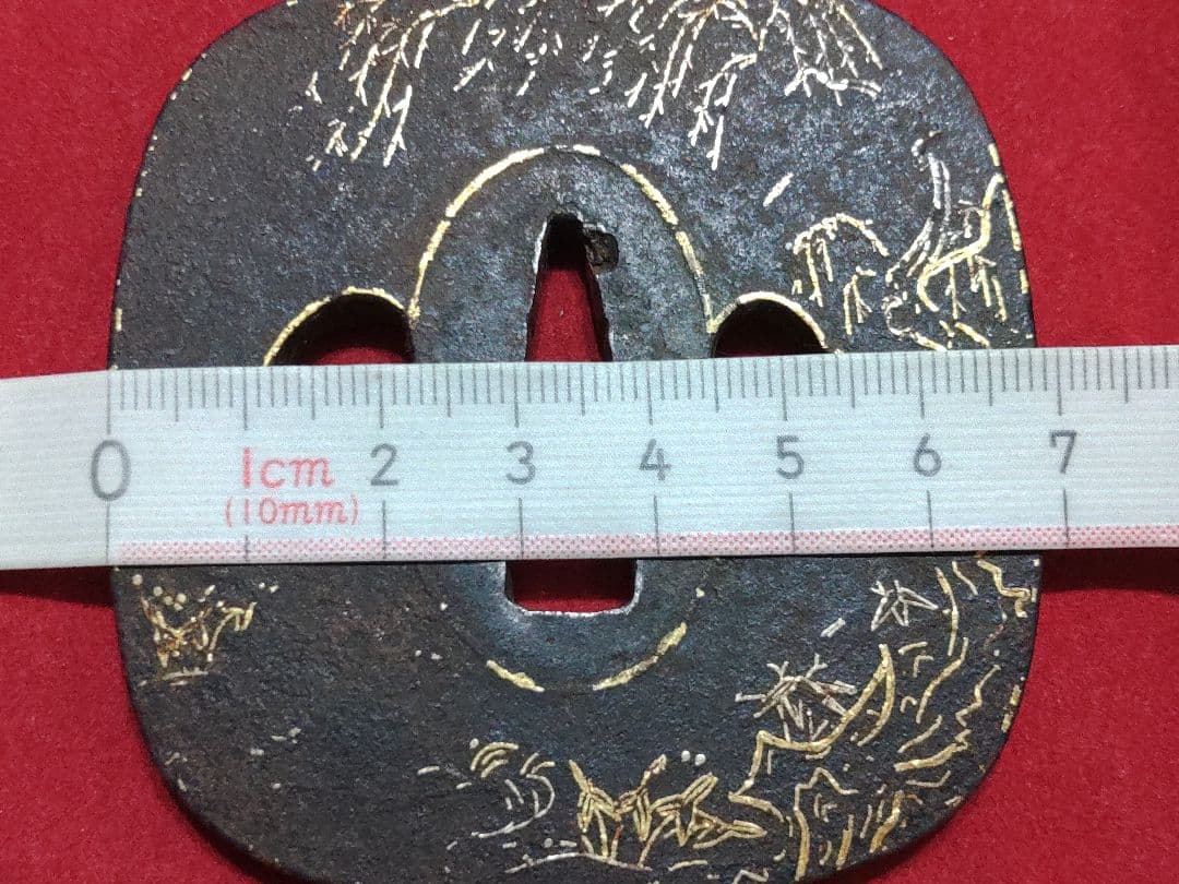 撫角形鍔　金象嵌耳　柳・笹柄　線象嵌　武具　ツバ　かわいい鍔　つば　鉄製　刀装具