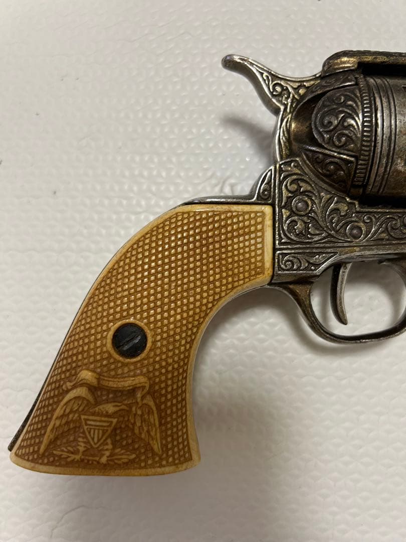 金属製リボルバー エンボス加工グリップ