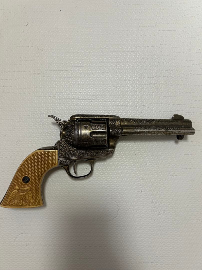 金属製リボルバー エンボス加工グリップ