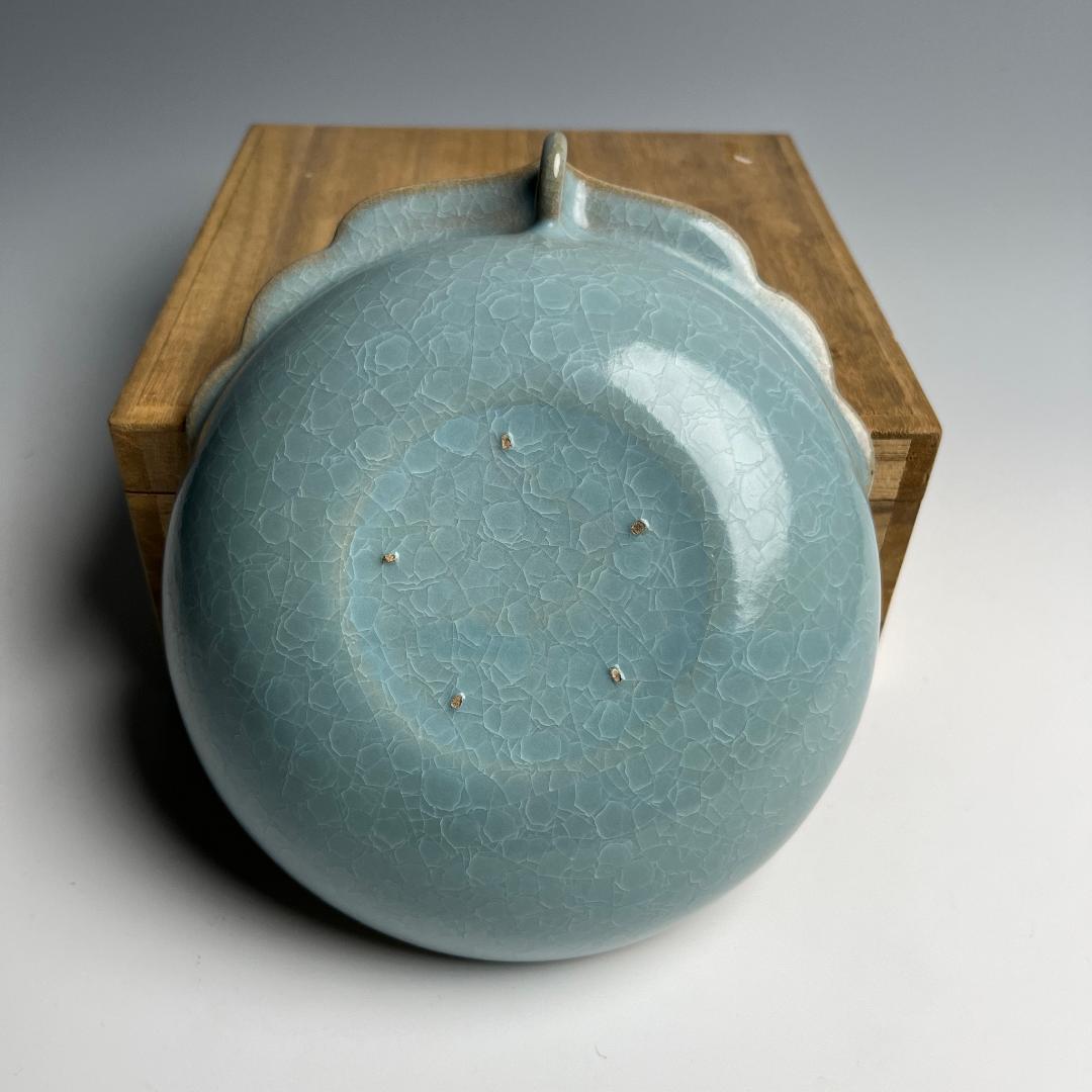 官窯 青磁月白釉板沿単耳洗 紫青 箱付 中国美術 中国古玩