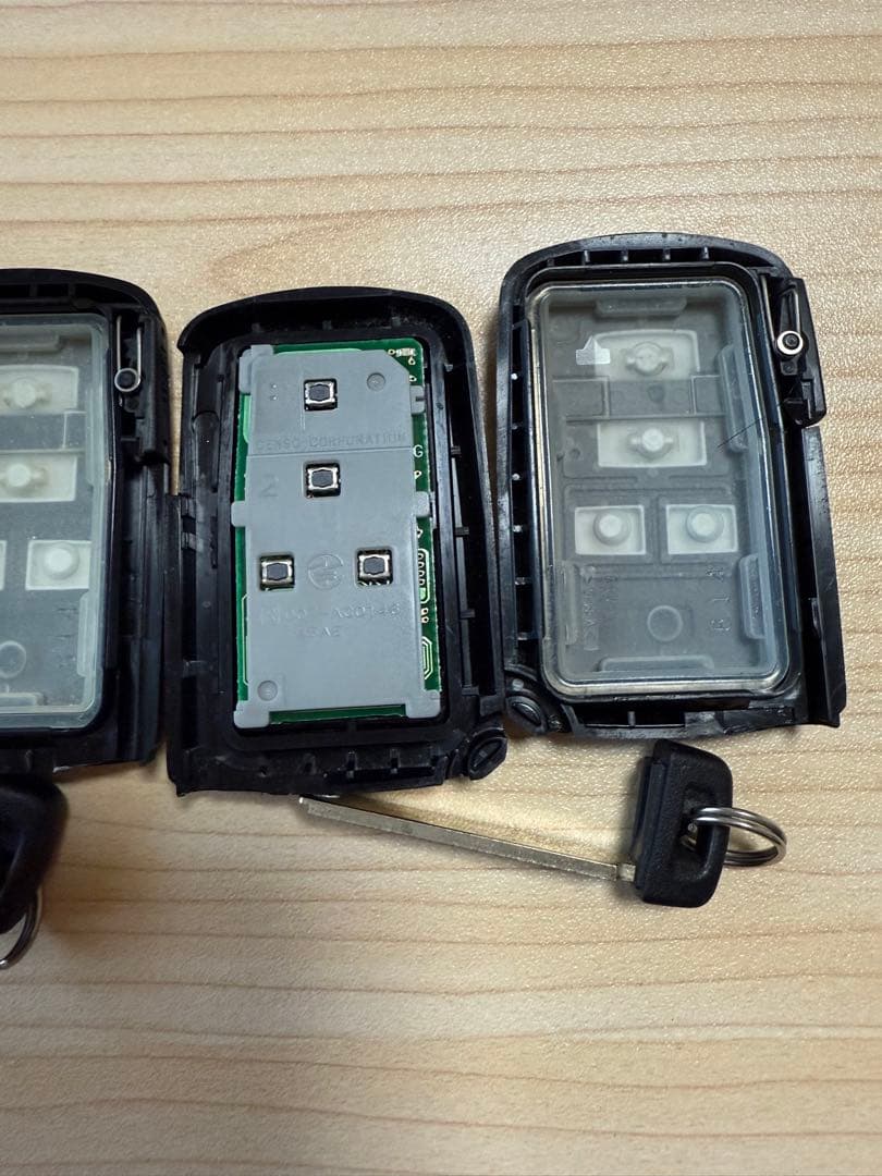 トヨタ純正 アルファード スマートキー (4つボタン) 2個 送料込み