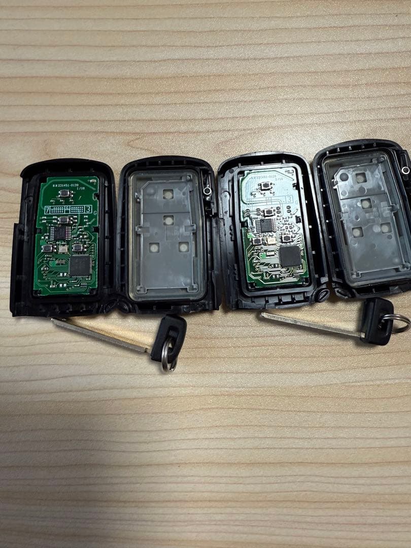 トヨタ純正 アルファード スマートキー (4つボタン) 2個 送料込み