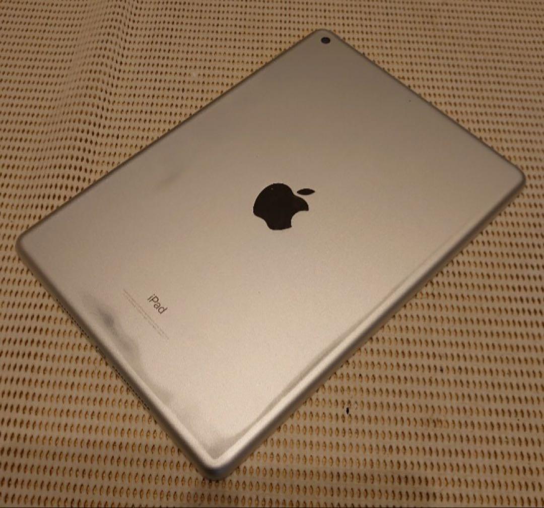 DMPVJ完動品iPad第5世代(A1822)本体32GBシルバー送料込 - メルカリ