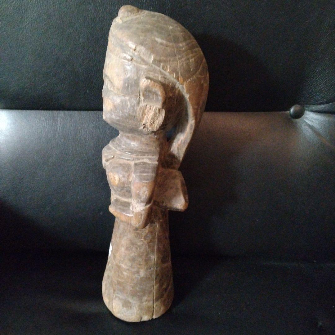 呪物 ネパール・インド北部 木彫り女性像（ヴィンテージ民芸品