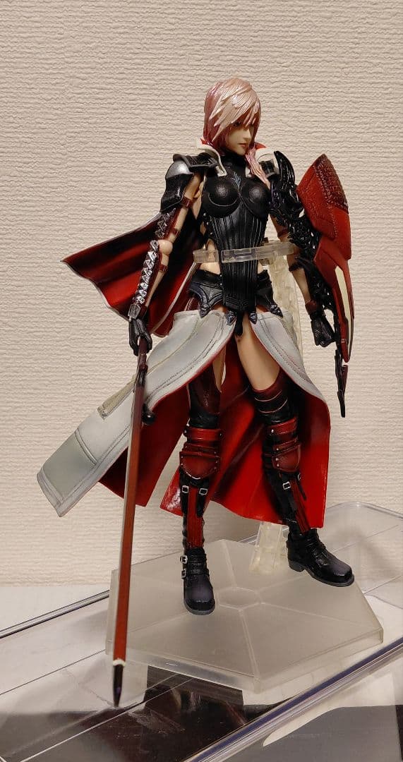 ファイナルファンタジー　フィギュア　ライトニング　プレイアーツ