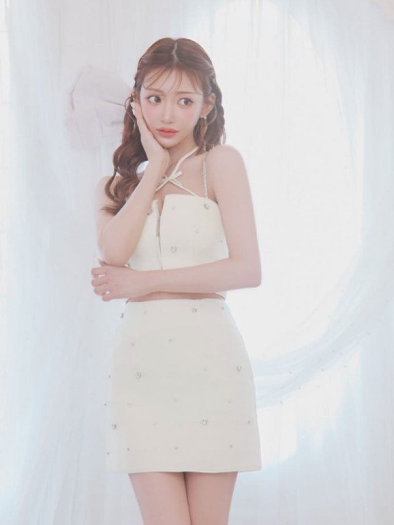 16日取り置き専用　robe de fleurs ビジュー装飾ミニドレス