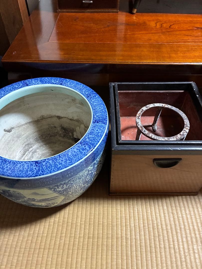 昭和レトロ家具・家電・雑貨まとめ売り（箪笥・座卓・扇風機・火鉢