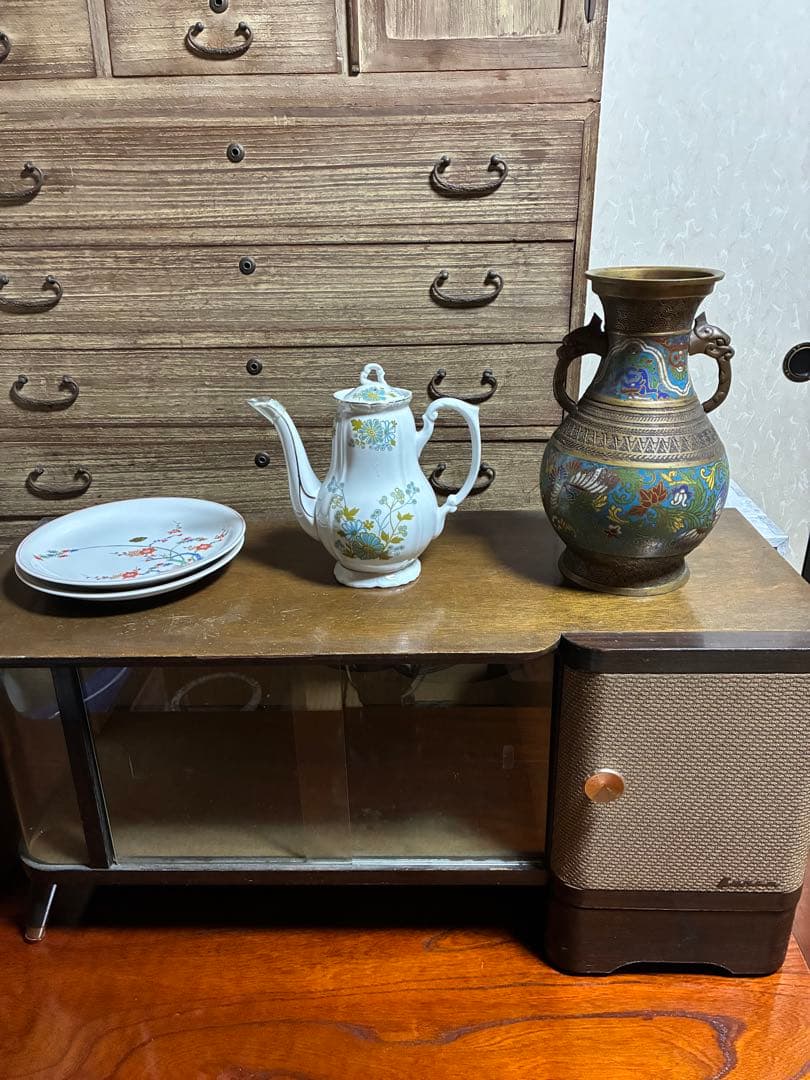 昭和レトロ家具・家電・雑貨まとめ売り（箪笥・座卓・扇風機・火鉢