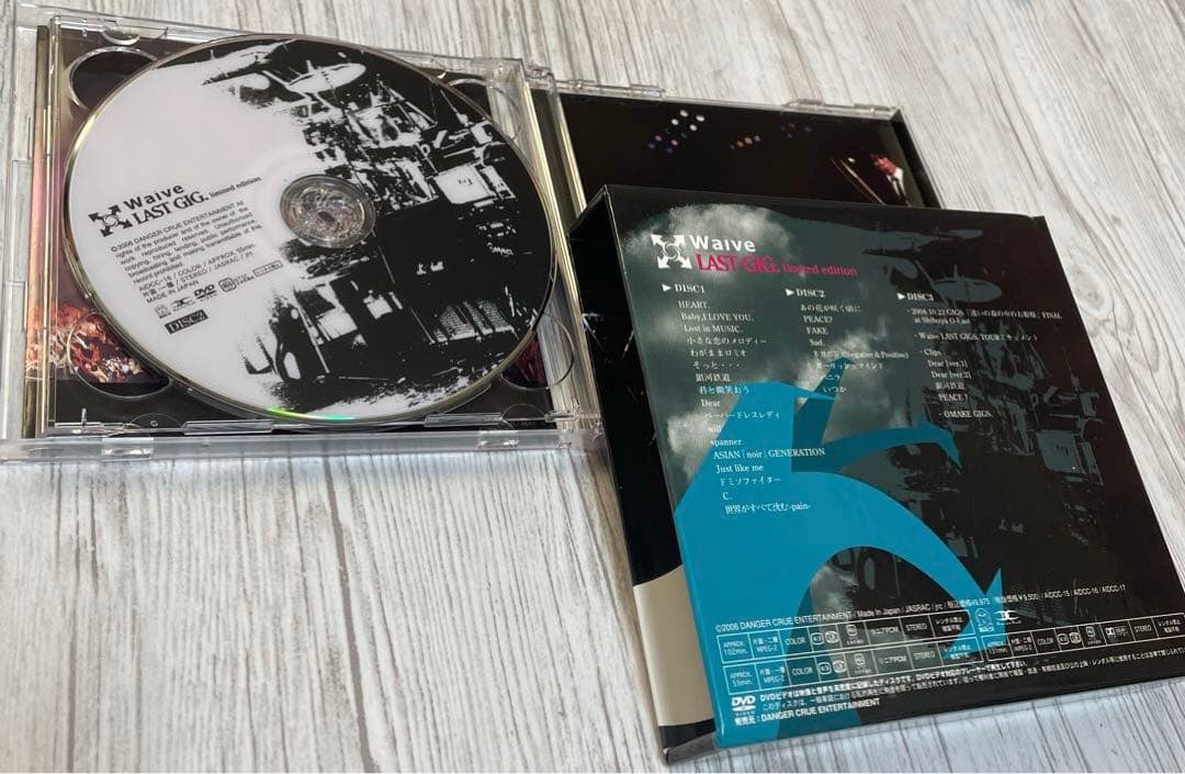 waive LAST GIG FC限定版 3枚組 DVD - メルカリ