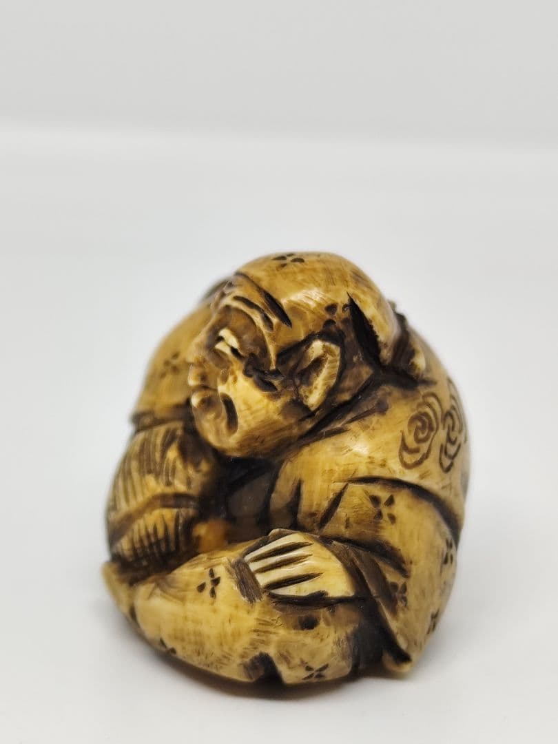 当時物】古い根付 天然素材 在銘あり 大黒天？