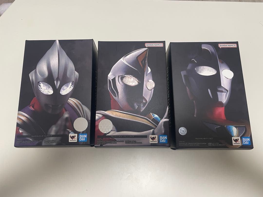 真骨頂ウルトラマン　ティガ　ダイナ　ガイア　アクリルロゴ付き