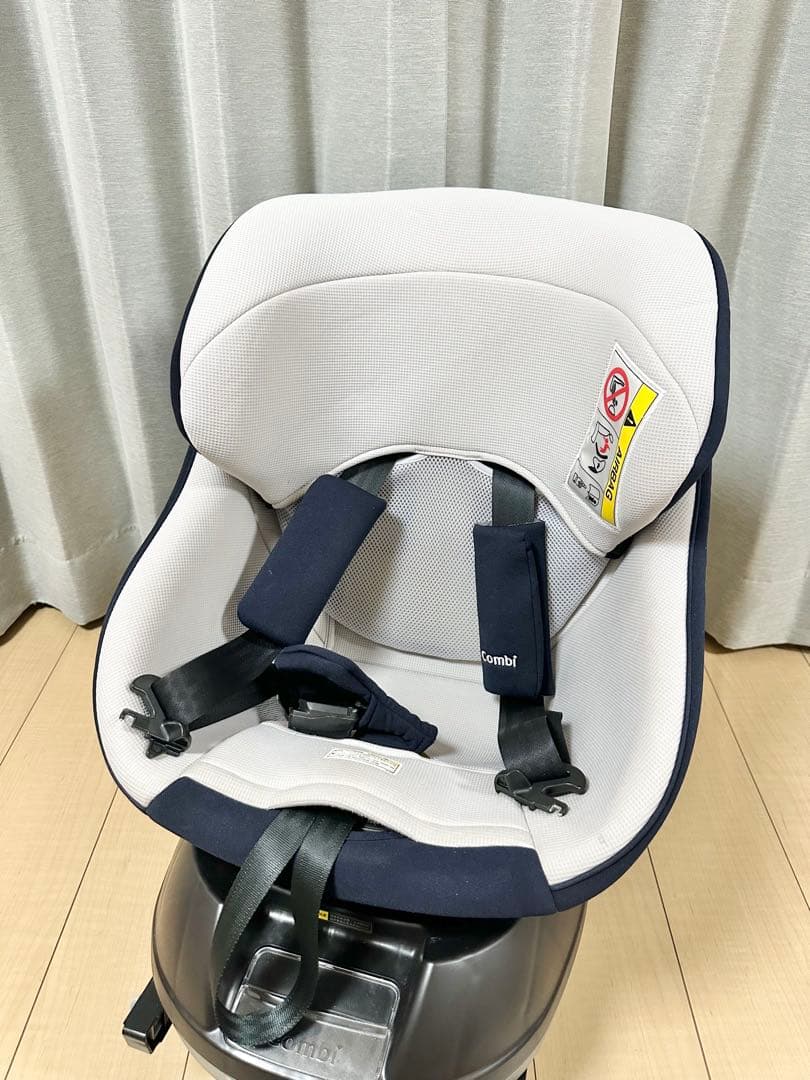 コンビ クルムーヴ スマート light チャイルドシート ISOFIX