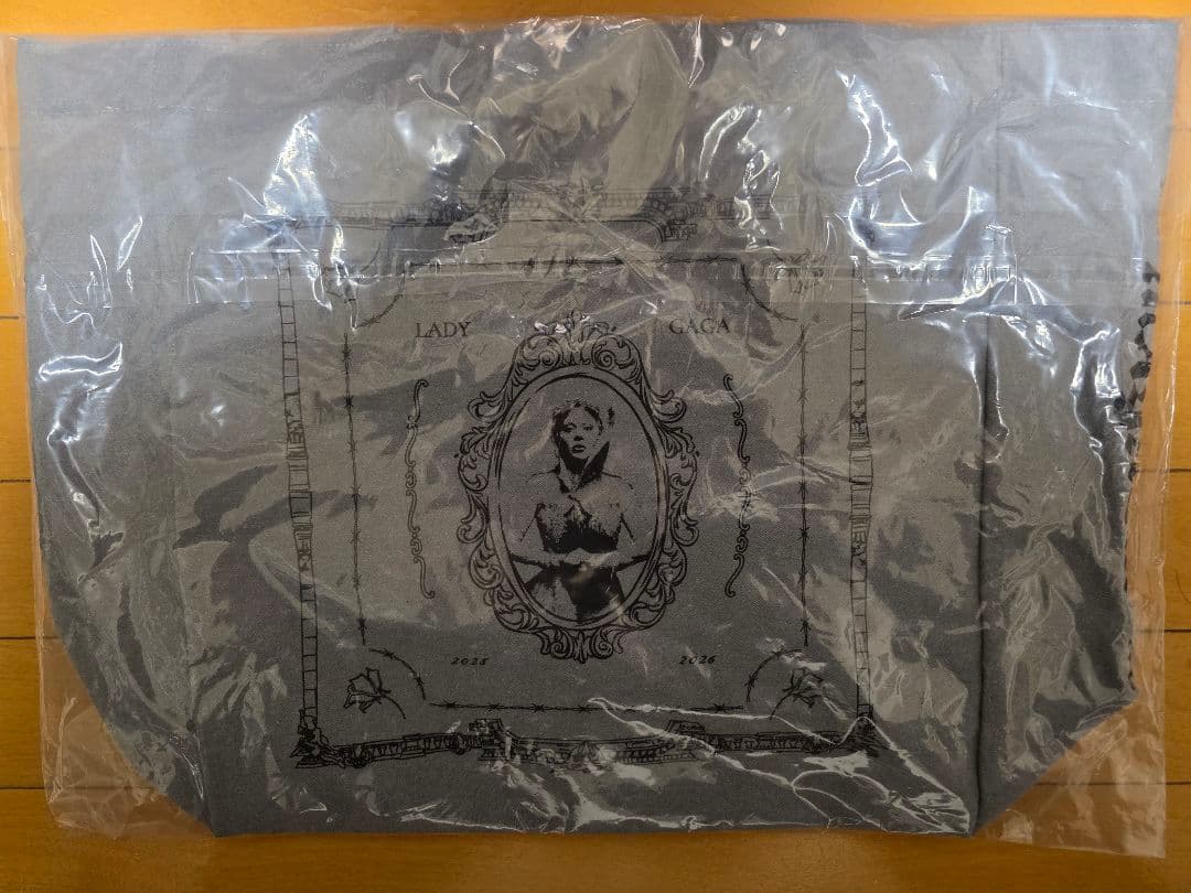 未使用】LADY GAGA MAYHEM BALL会場限定トートグレー - メルカリ
