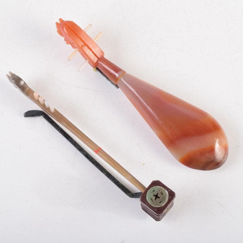 中国 赤瑪瑙彫刻 小さな楽器 弦楽器など 4点 箱付 V 9210