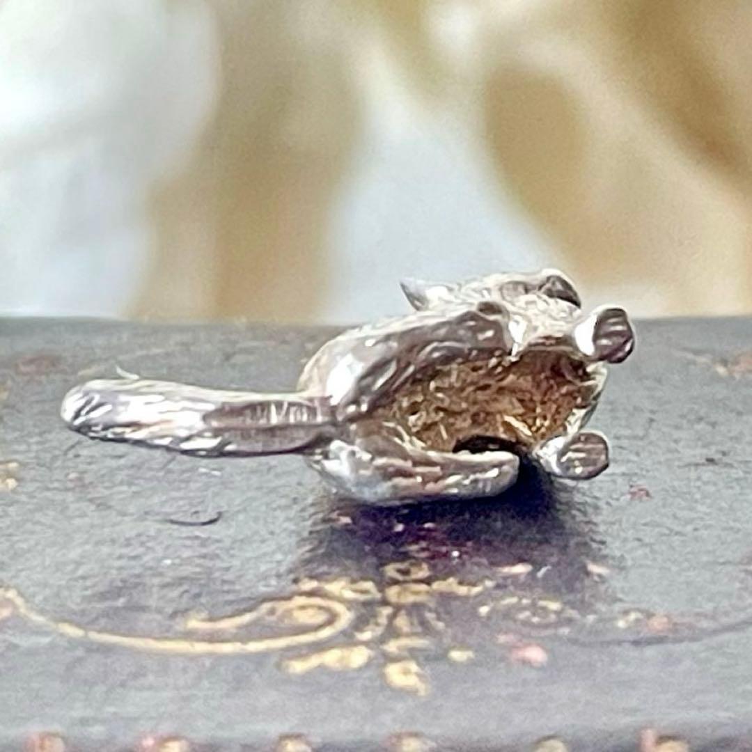 シルバー製猫のチャーム ペンダントトップ イギリスヴィンテージ