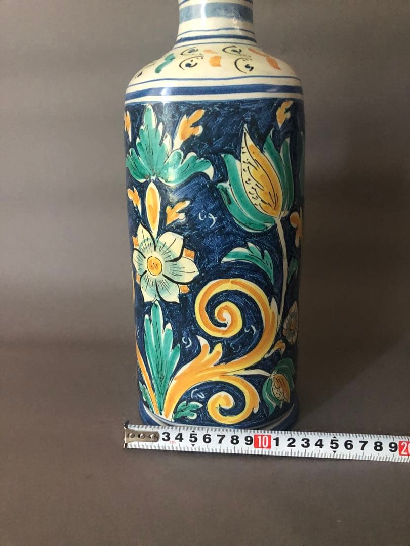 イタリア陶器　花瓶