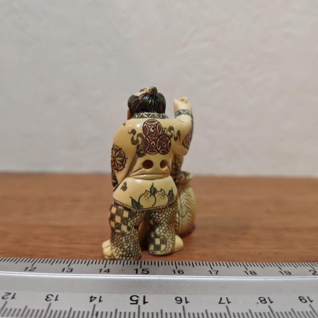 時代提物 人物根付 天然素材【魚売り】高さ約5.2cm 重さ26g 江戸の