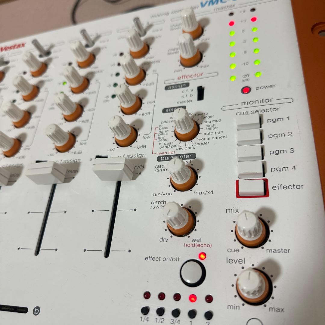 Vestax VMC-004FX DJミキサー ホワイト