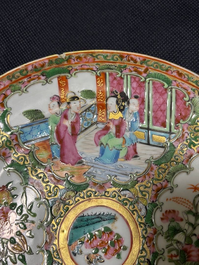 中国古美術品 清の時代 金彩粉彩人物花鳥中皿 21cm