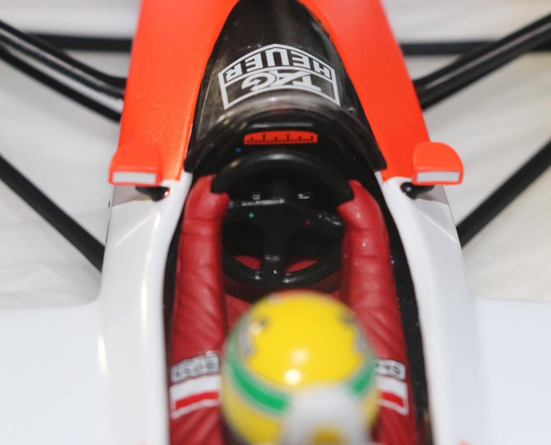 貴重ビックスケール１／1８マクラーレン・ホンダMP4／4　セナ・コレコレ　中古品