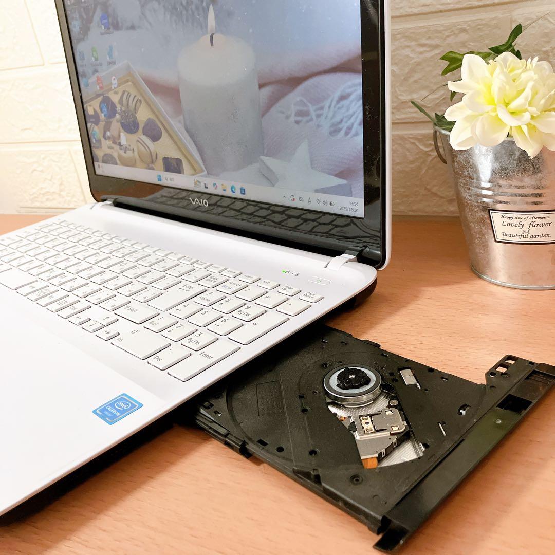 Windows11✨爆速SSD搭載☘️薄型すぐ使えるカメラ付VAIOノートパソコン