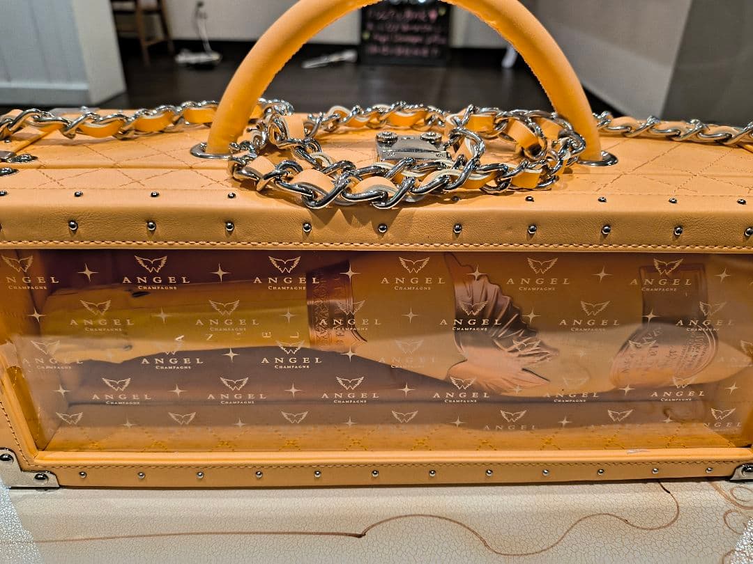 限定エンジェル　シャンパン　ハロウィンロゼ　箱　チェーン　鍵付き 限定エンジェル シャンパン ハロウィンロゼ 箱 チェーン 鍵付き ANGEL