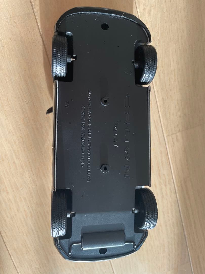 CROWN ミニカー ホワイト　非売品　色見本