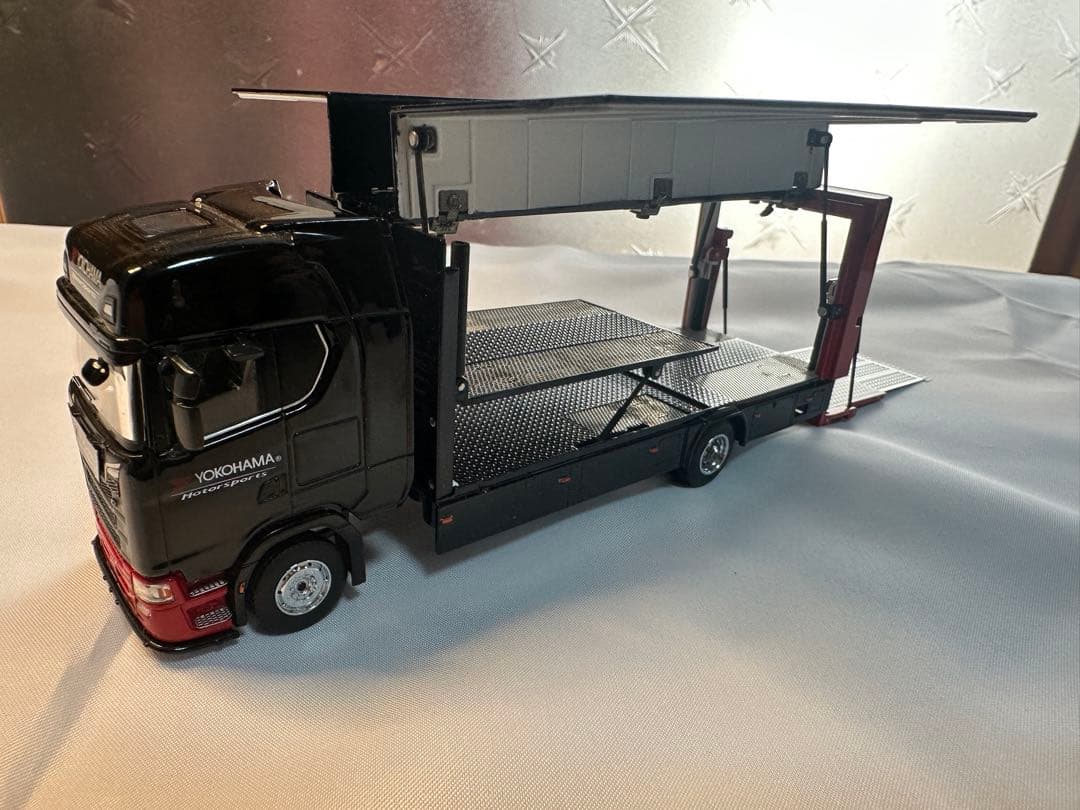 新品未使用　MC64 スカニア　ヨコハマタイヤ　1/64