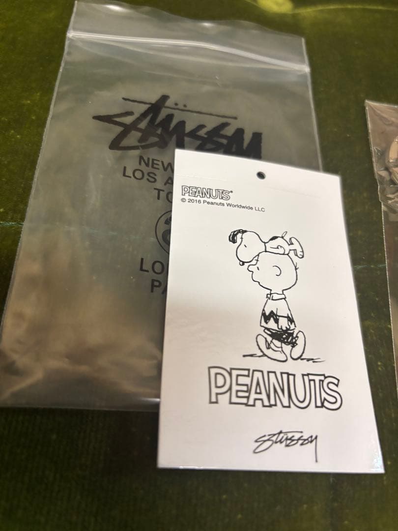 stussy　缶ケース&ステッカー サビ有り