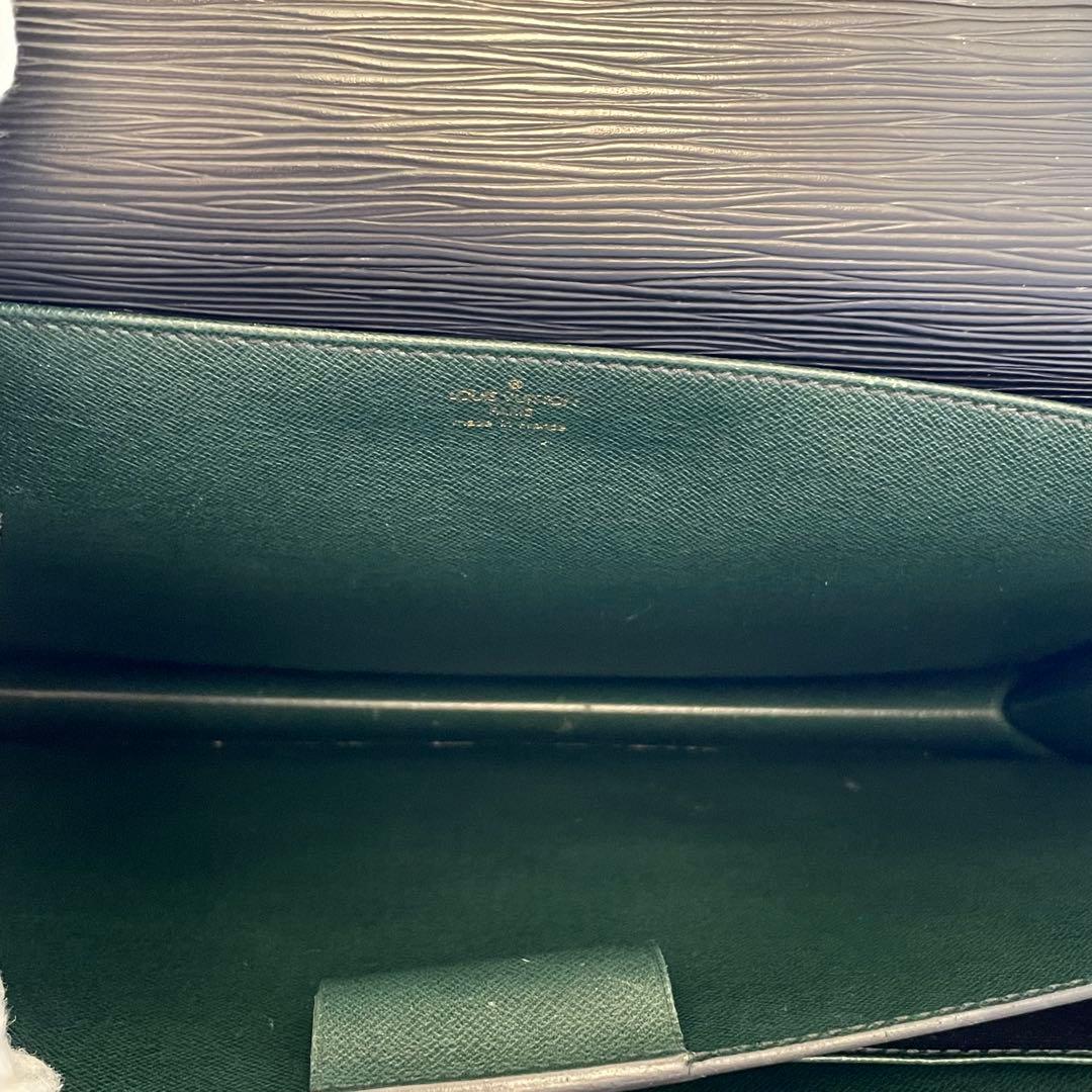 【にんにん】ルイヴィトン　エピ セルヴィエット　コンセイエ ブラック