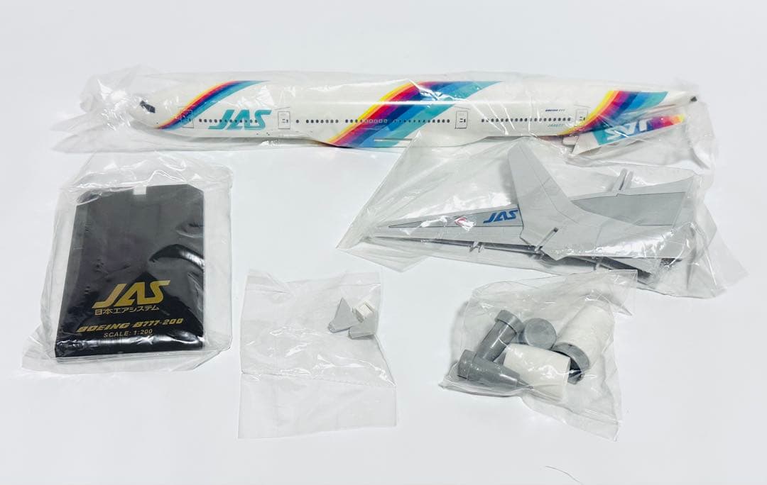 クロスウィング 1/200 B777-200 JAS レインボーセブン 未組立