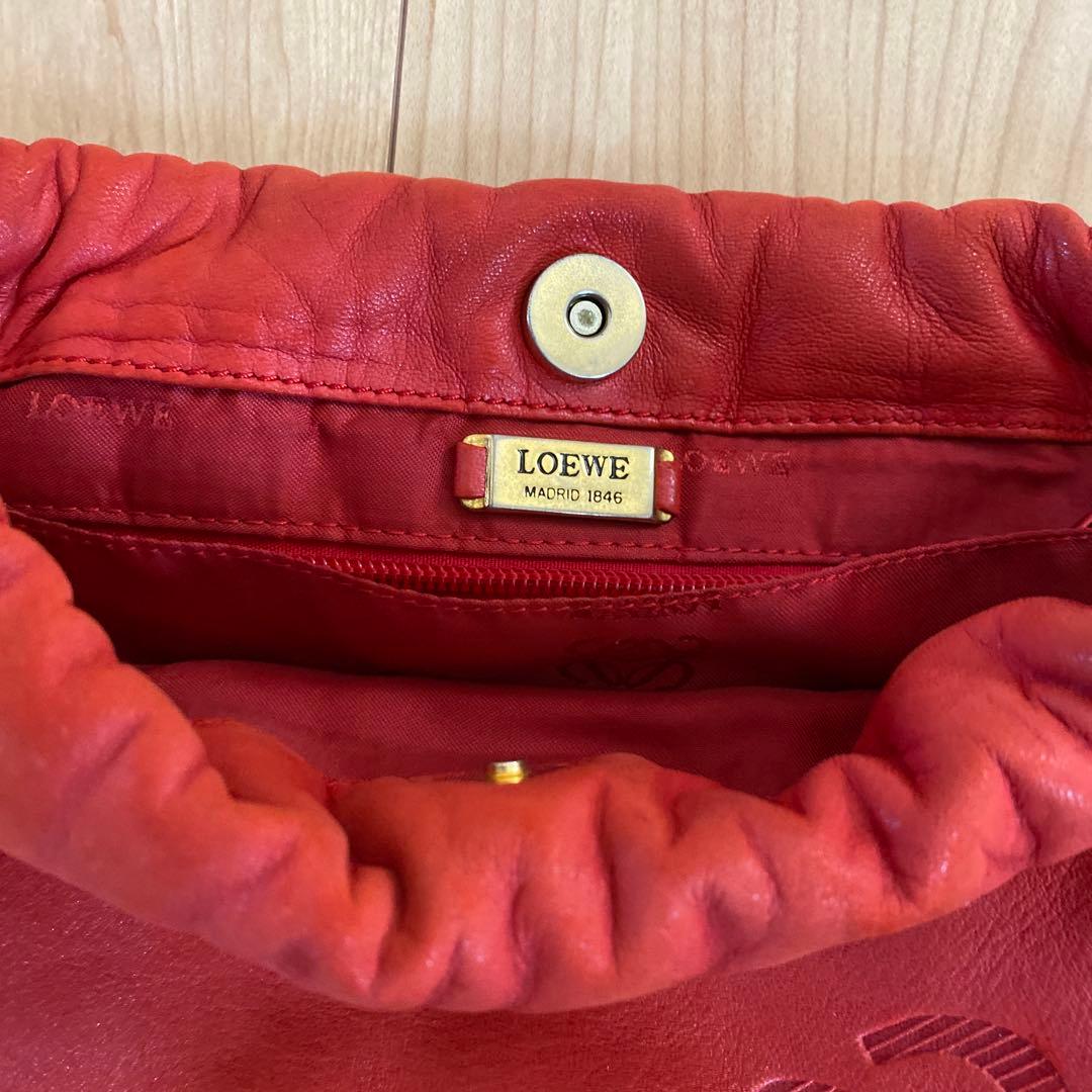 LOEWE レッドショルダーバッグ
