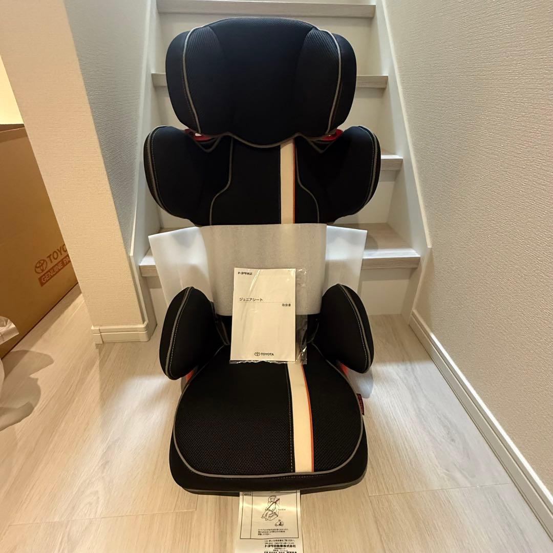 【新品未使用】トヨタ純正 ジュニアシート トヨタ - トヨタ純正ジュニアシートの通販 by y's shop｜トヨタならラクマ