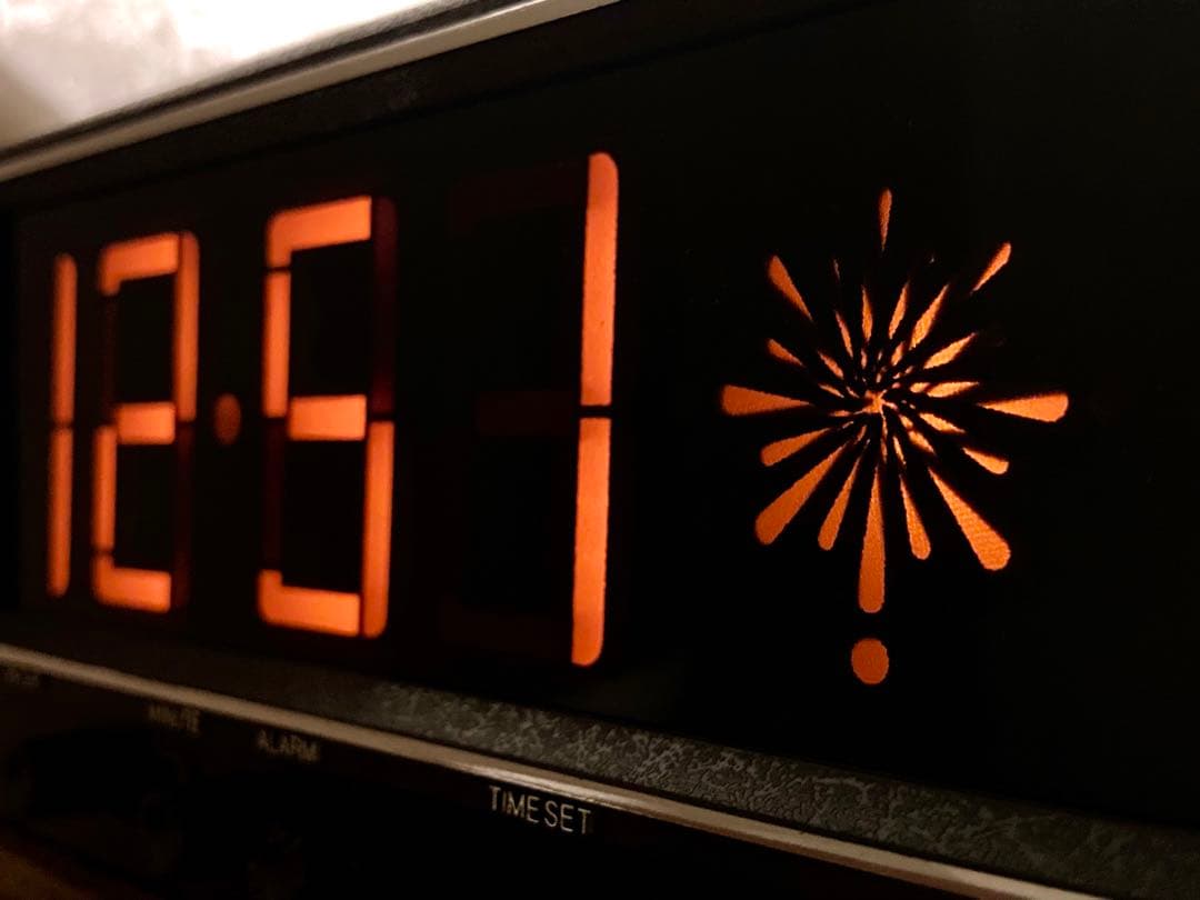 田村電機　光デジタル時計　ルミタイム Lumitime KT-209 ゴールド 田村電機光デジタル時計ルミタイム Lumitime KT-209 ゴールド