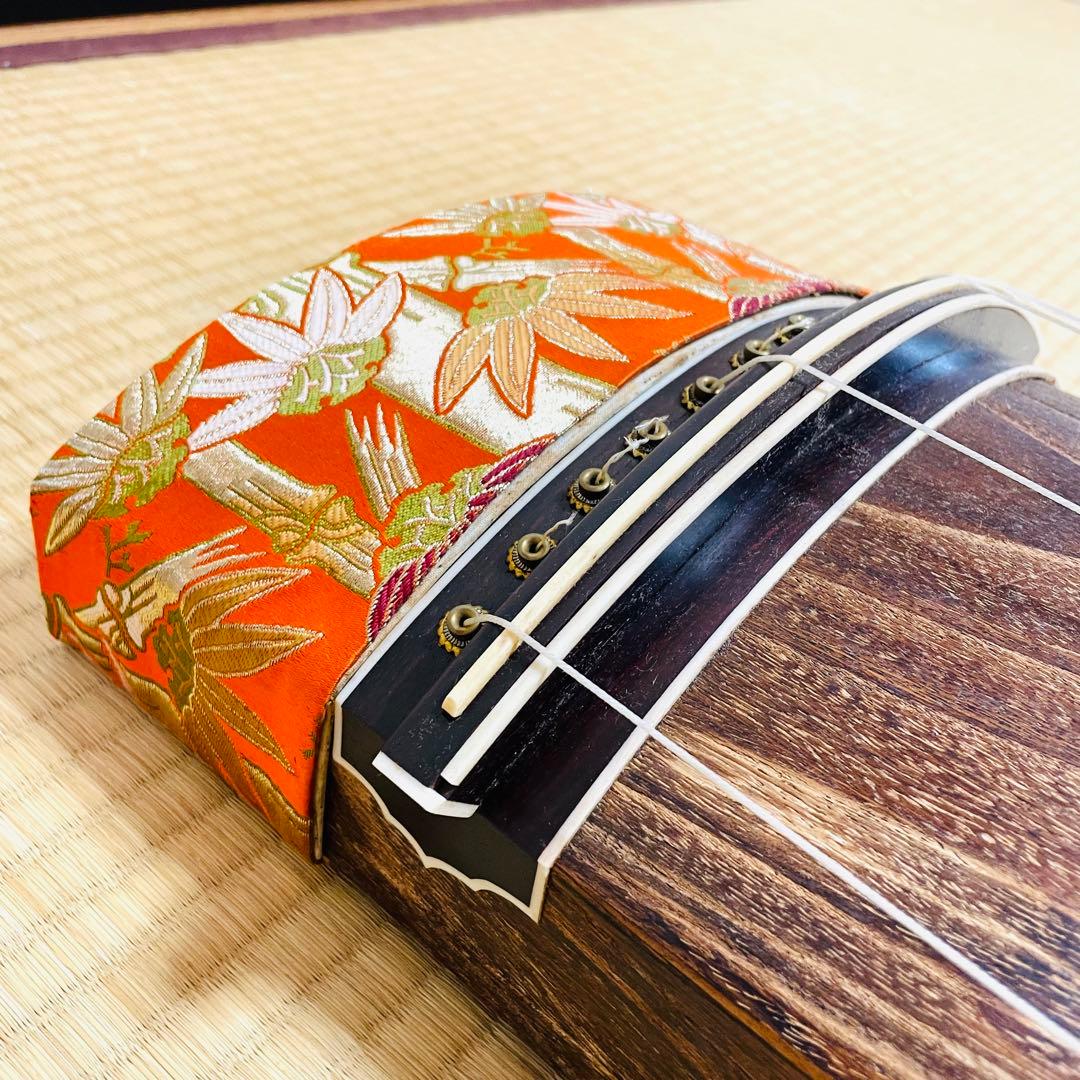 十三弦　高級琴　金蒔絵　お箏　綾杉彫り　梅樹　青貝螺鈿　豪華装飾