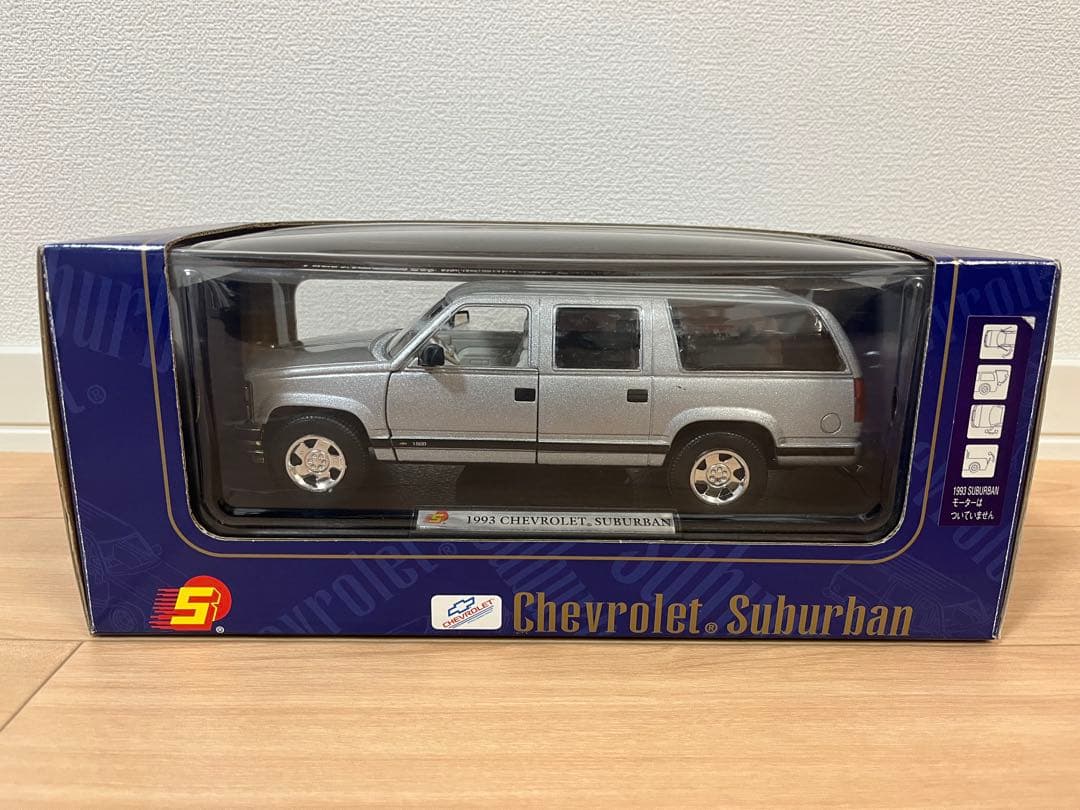 ミニカー 1993 chevrolet suburban 1/24
