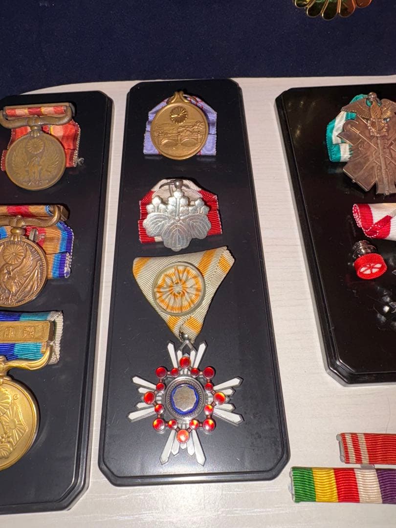 最後の写真をご覧ください。　勲章セット・バラ販売可•要相談《バラ購入価格相談品》