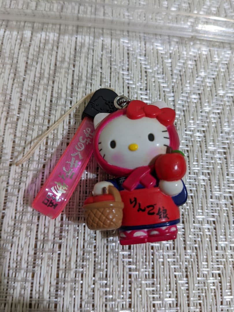 みちのくキティ物語 ストラップ　サンリオ　2001 りんご娘　ストラップ