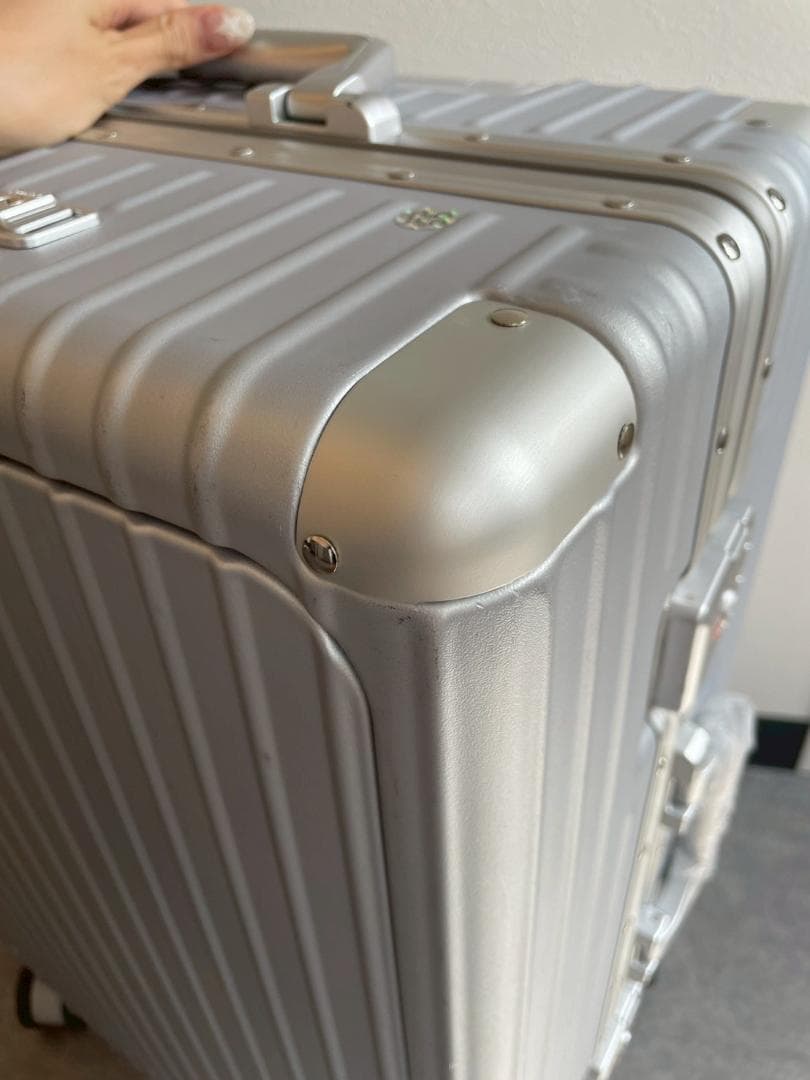 オフ！リベティ多機能キャリーケース【マットシルバーМサイズ】80