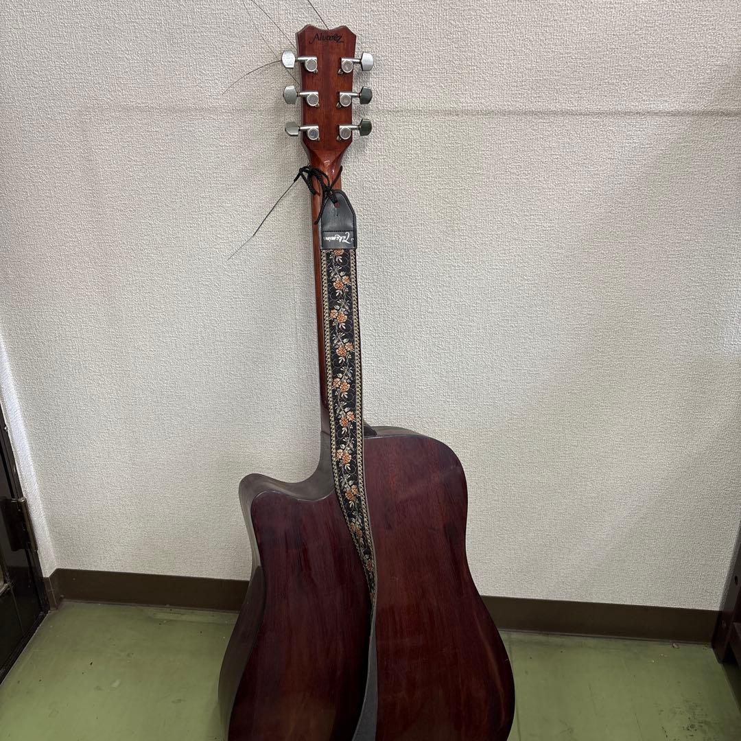 アルバレス アコースティックギター 弦切れあり